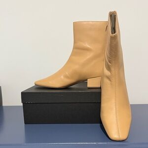 “J CREW” Roxie Center Seam Leather Ankle Boots